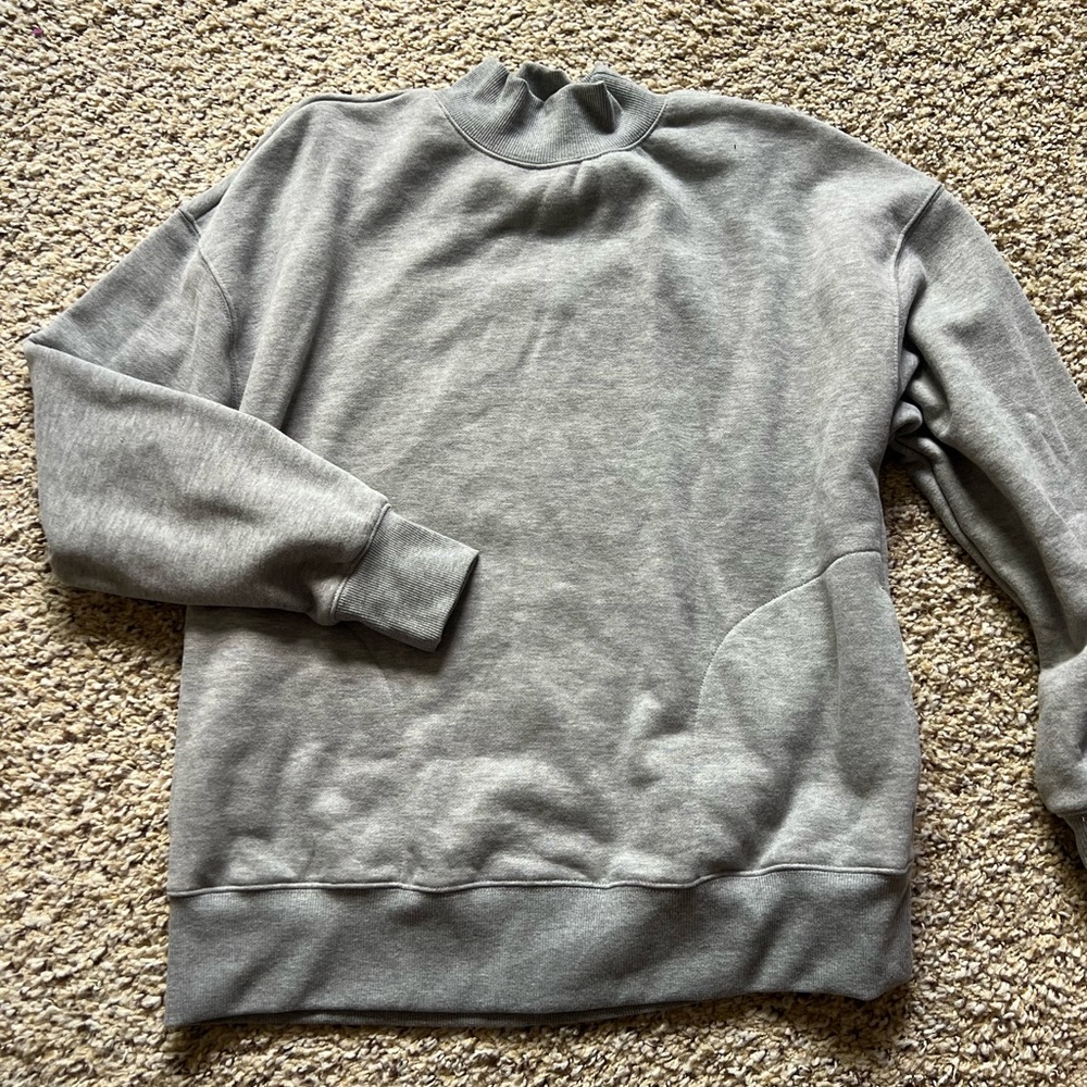 Women’s Gray Sweatshirt
